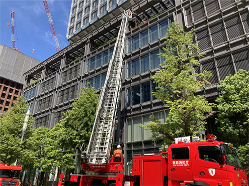 Firefighting drill led by the Tokyo Fire Department at the Shin-Marunouchi Building