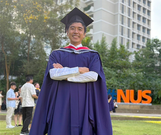海外大学社費留学卒業式の様子